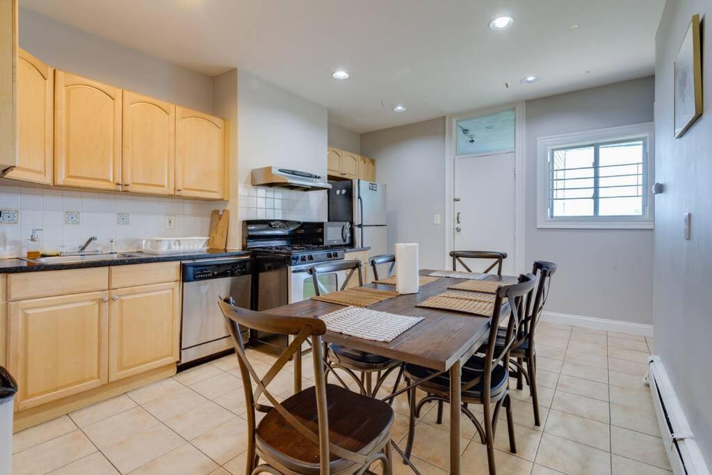 New! Boston Condo Near Mbta, 3Mi To Fenway ! Luaran gambar